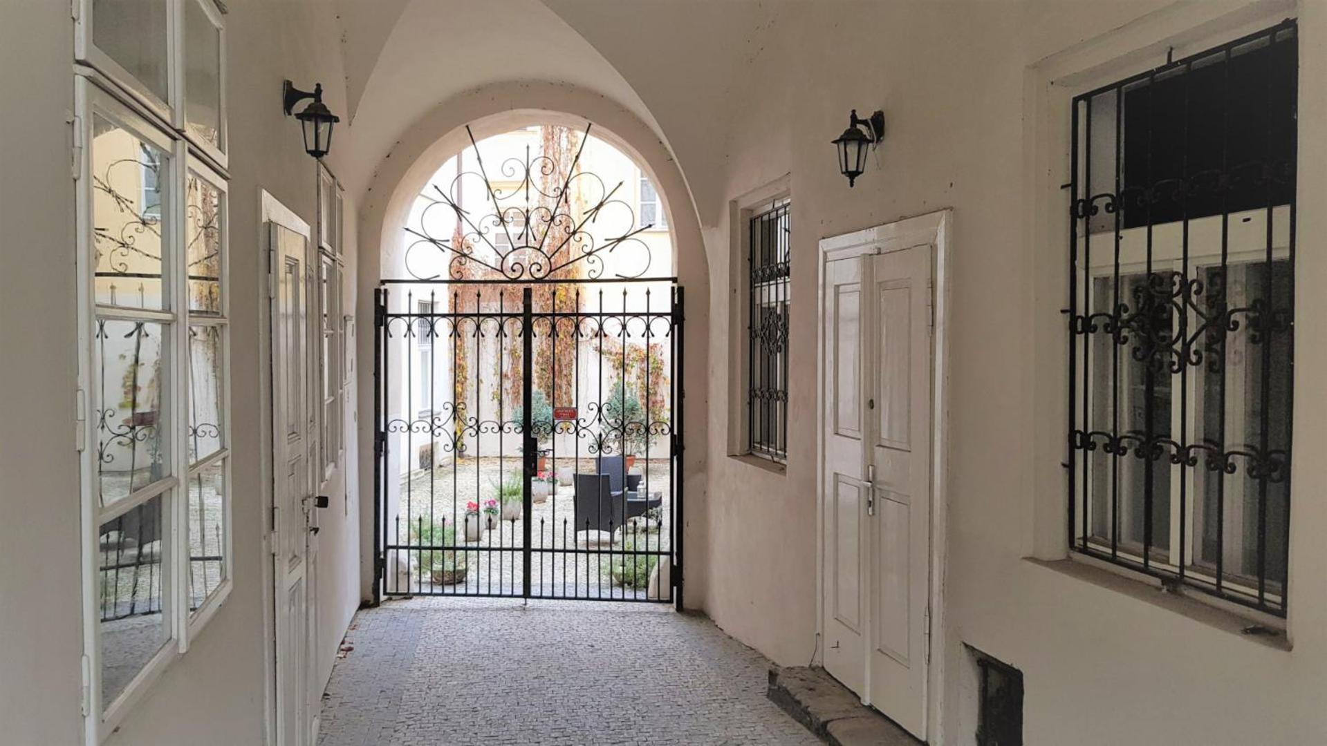 Apartments Tynska 7 Prague Luaran gambar