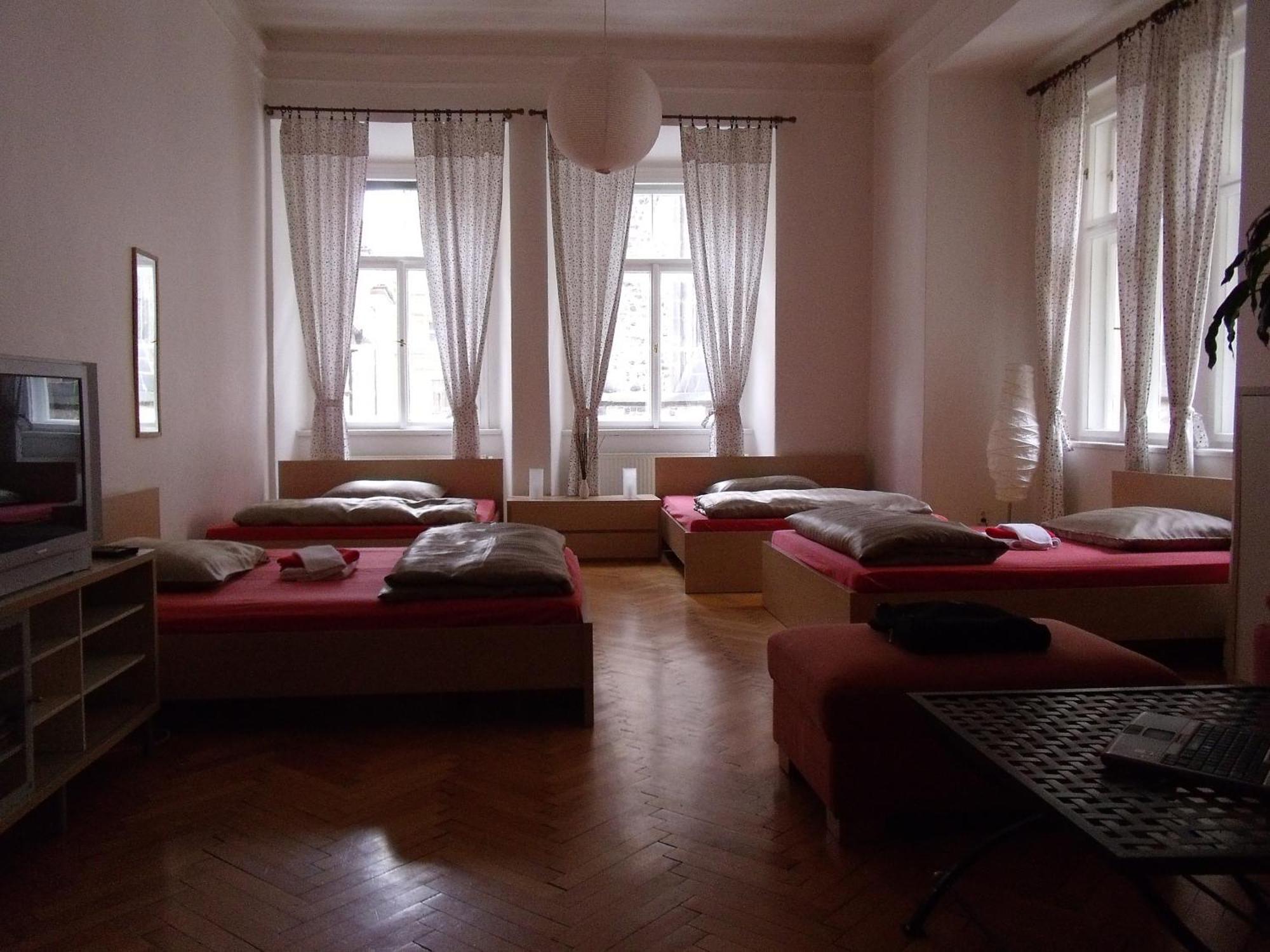 Apartments Tynska 7 Prague Luaran gambar