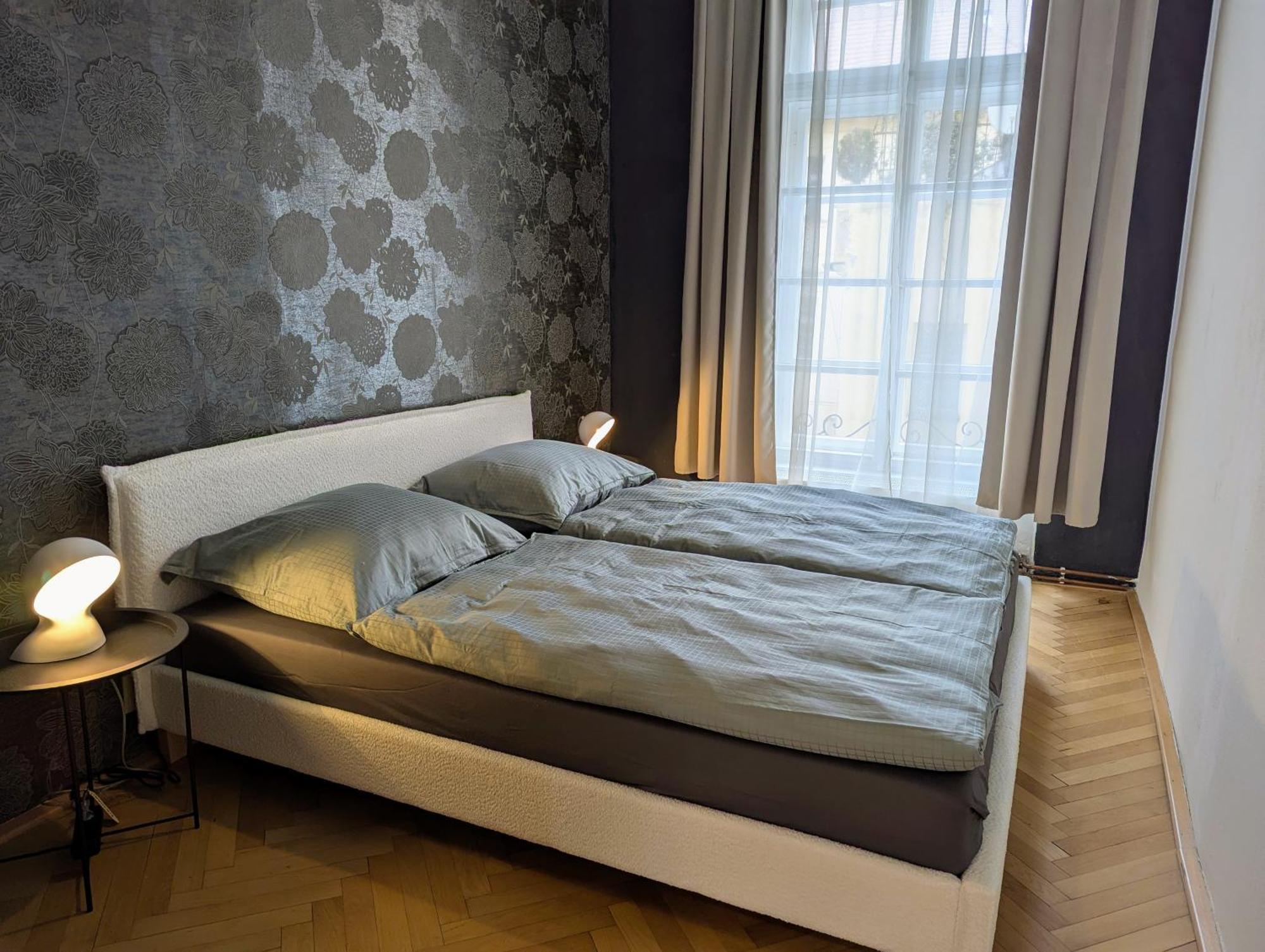 Apartments Tynska 7 Prague Luaran gambar