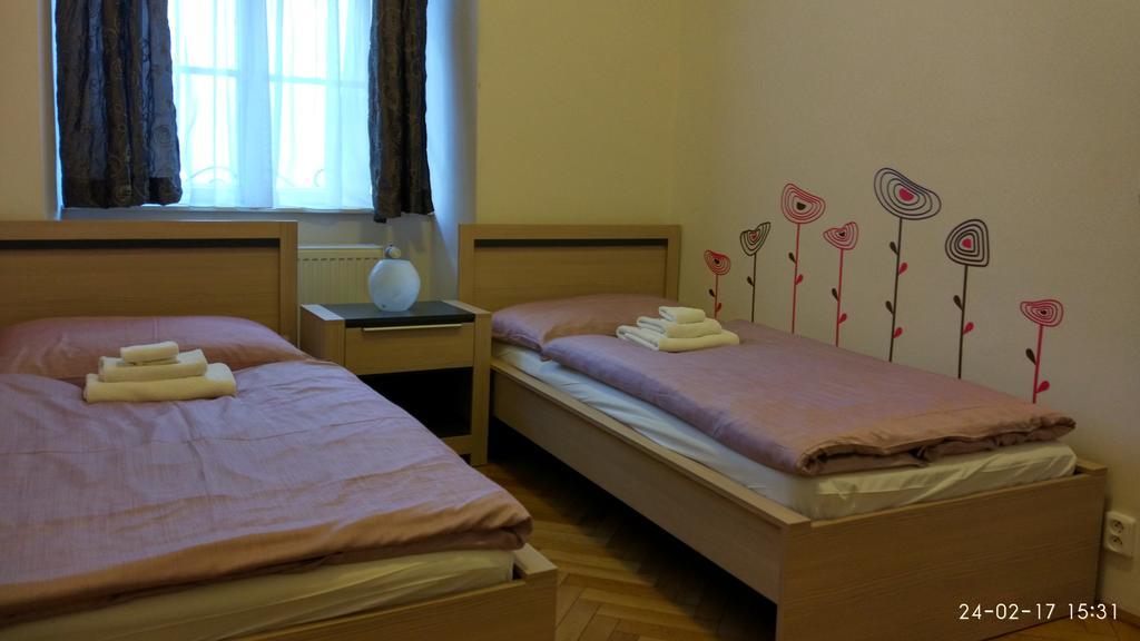 Apartments Tynska 7 Prague Luaran gambar