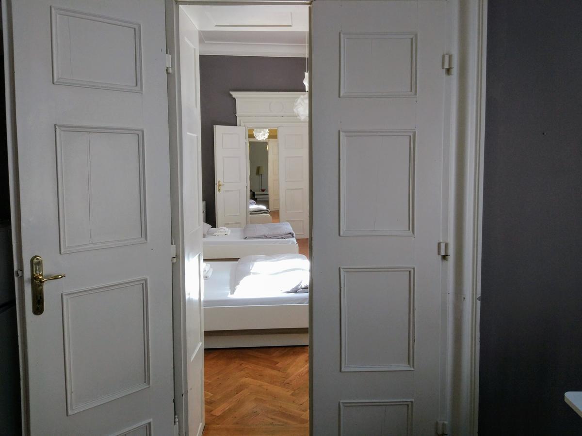 Apartments Tynska 7 Prague Luaran gambar