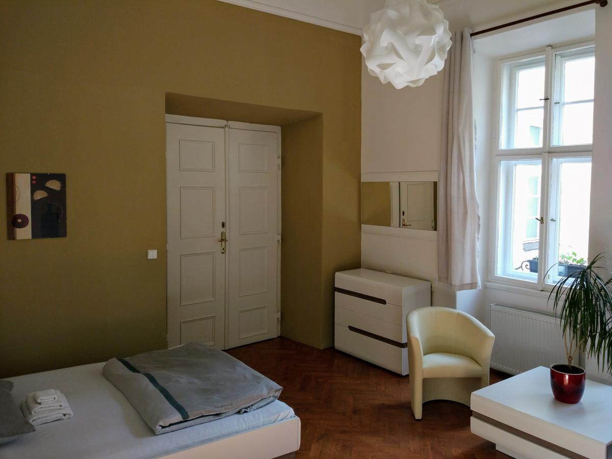 Apartments Tynska 7 Prague Luaran gambar