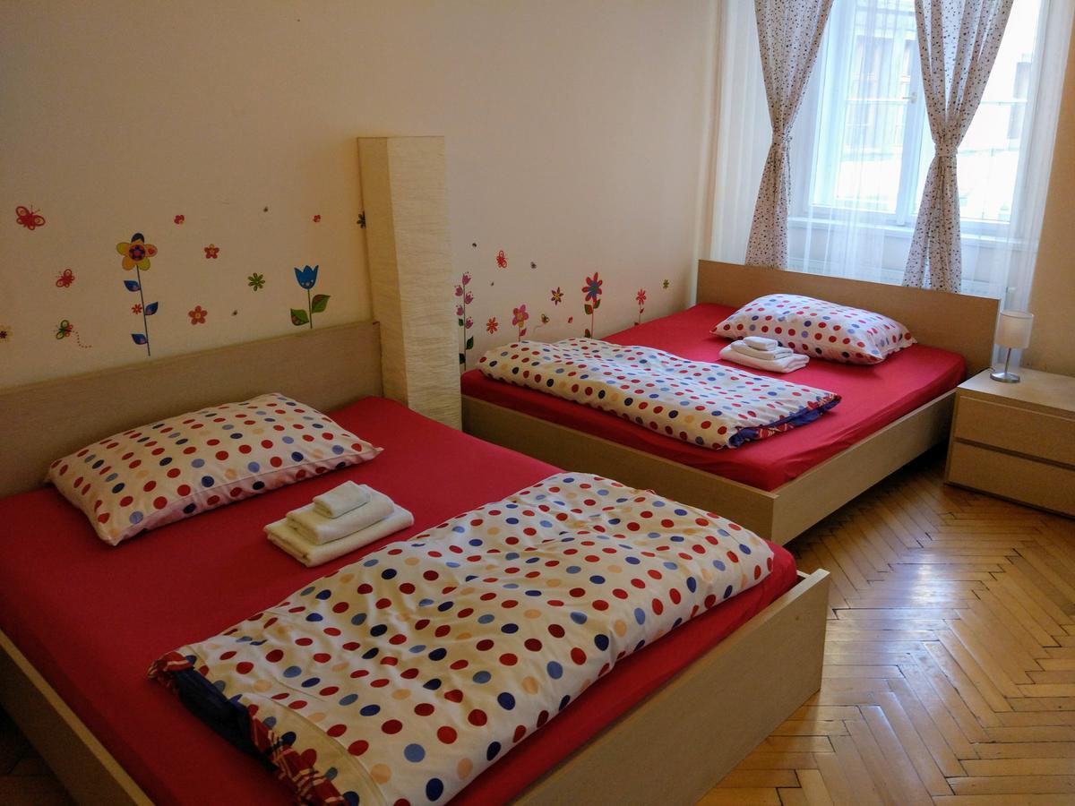 Apartments Tynska 7 Prague Luaran gambar